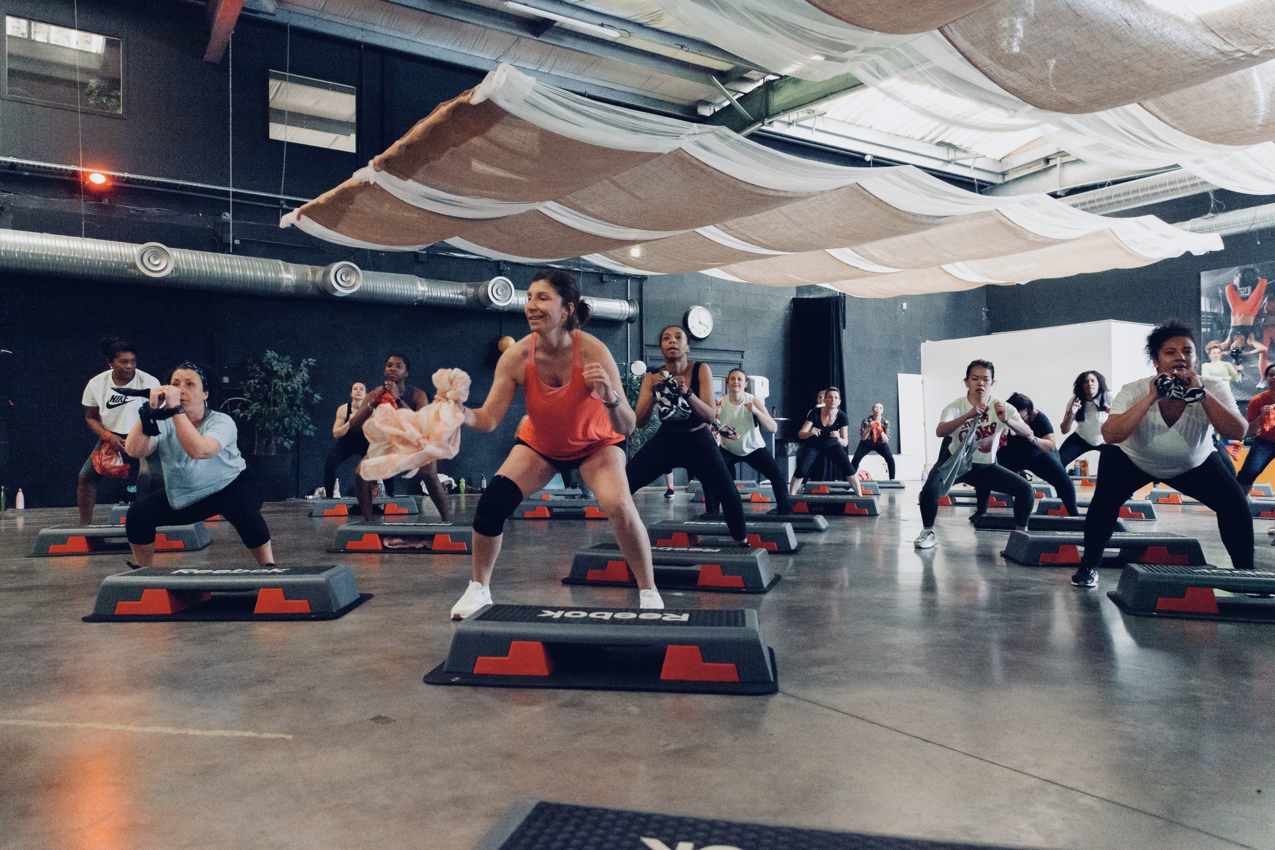 cours de remise en forme, de step et de hiit avec cafro form